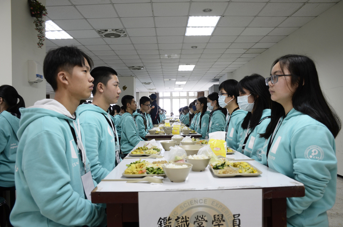 生活教育-學習用餐禮儀